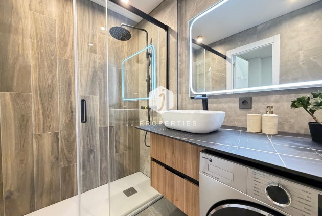 Resale - Apartment / flat -
Torrevieja - Punta prima