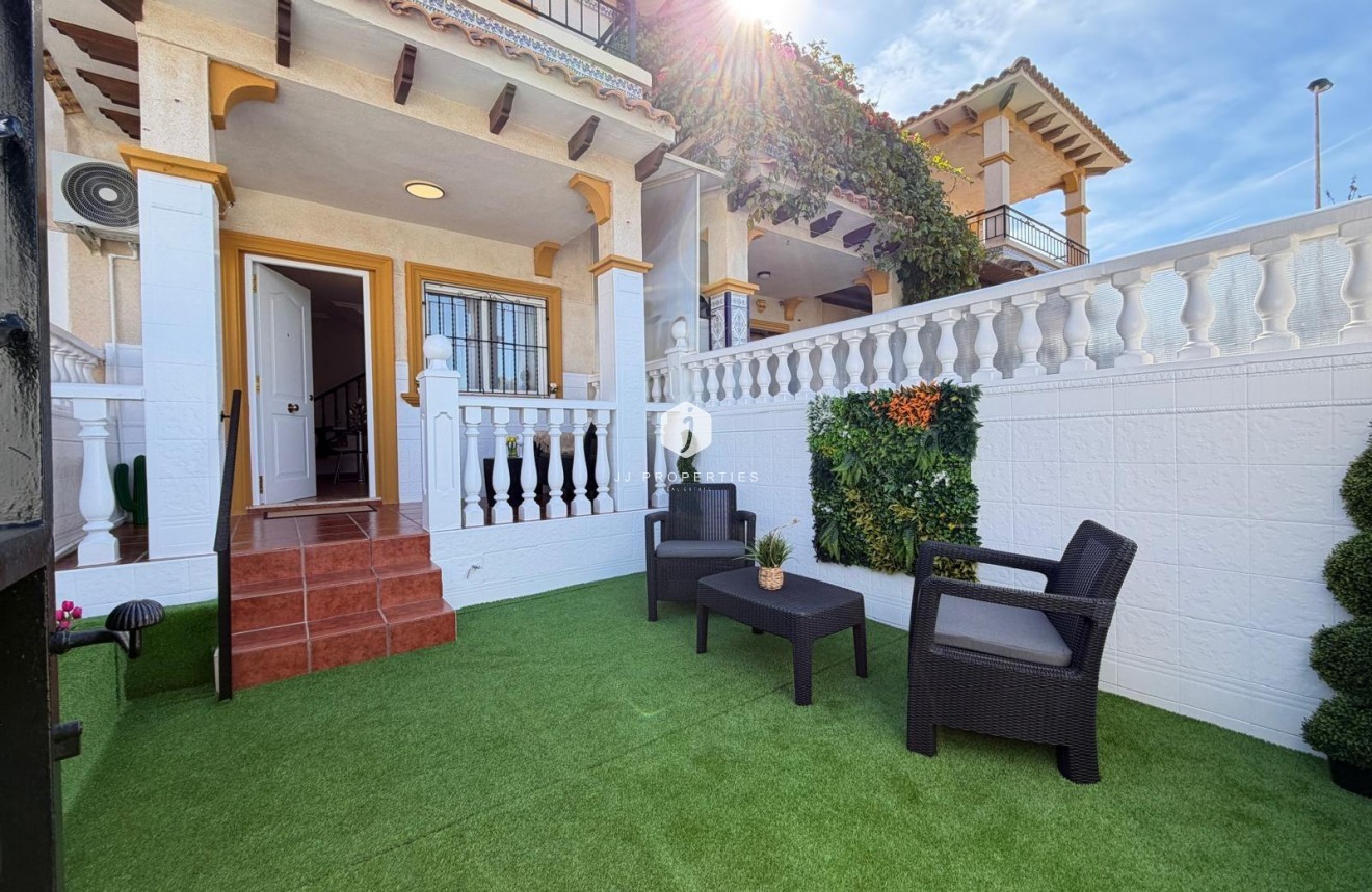 Resale - Chalet -
Orihuela Costa - Rocio Del Mar