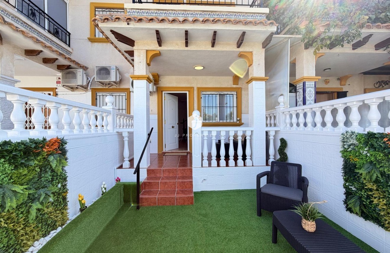 Resale - Chalet -
Orihuela Costa - Rocio Del Mar
