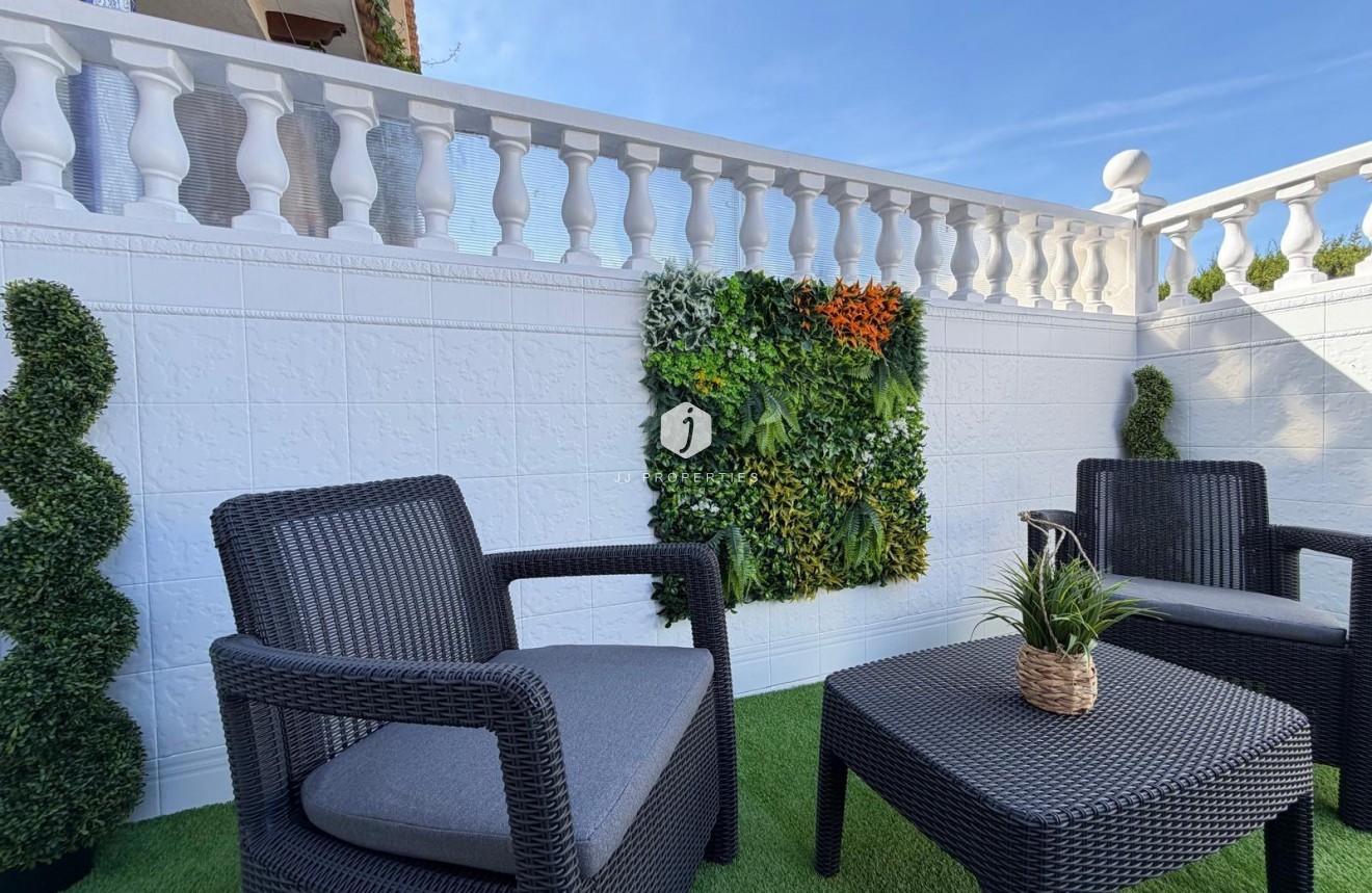 Resale - Chalet -
Orihuela Costa - Rocio Del Mar