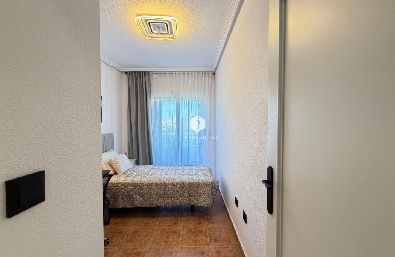 Resale - Chalet -
Orihuela Costa - Rocio Del Mar
