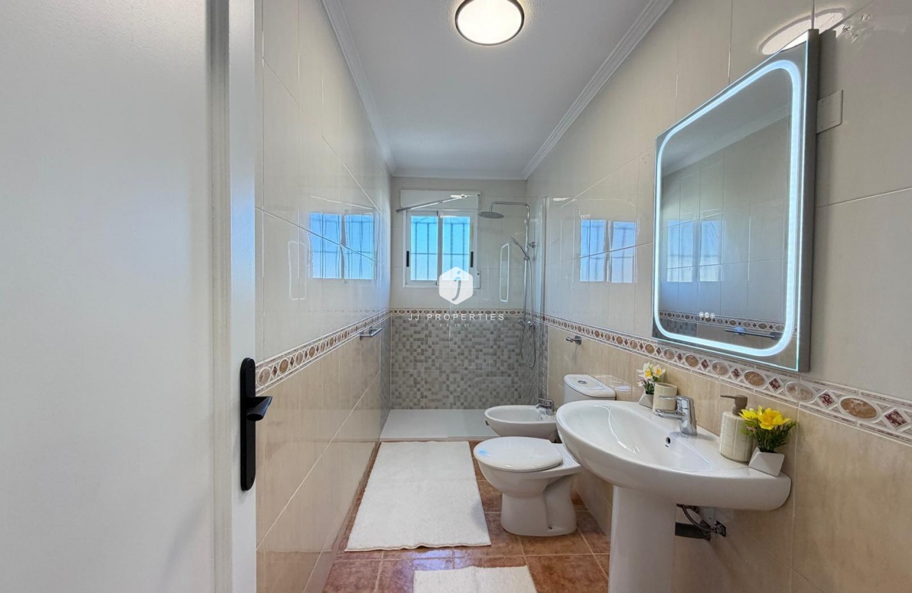 Resale - Chalet -
Orihuela Costa - Rocio Del Mar