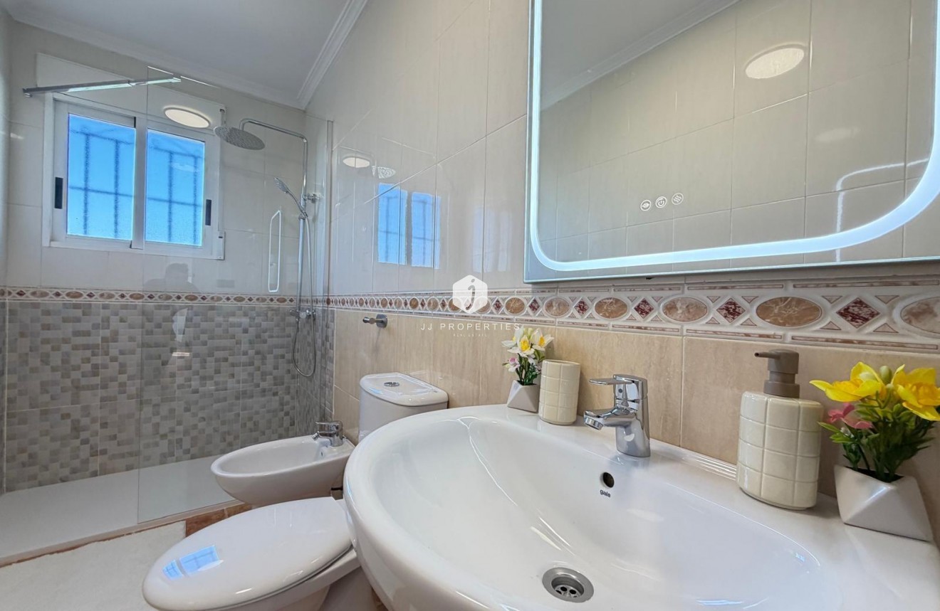 Resale - Chalet -
Orihuela Costa - Rocio Del Mar