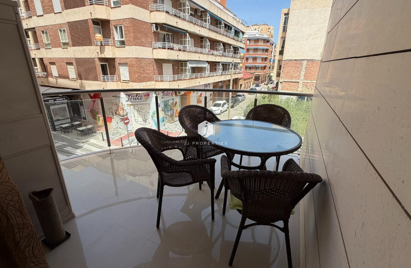 Resale - Apartment / flat -
Torrevieja - Playa de los Locos