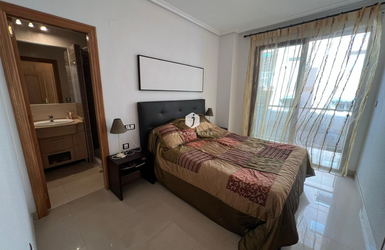 Resale - Apartment / flat -
Torrevieja - Playa de los Locos