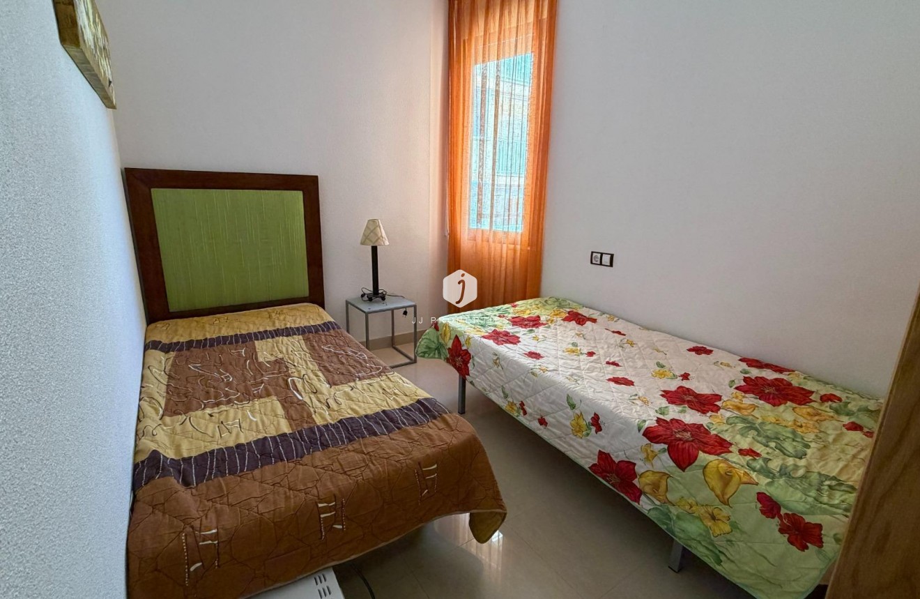 Resale - Apartment / flat -
Torrevieja - Playa de los Locos