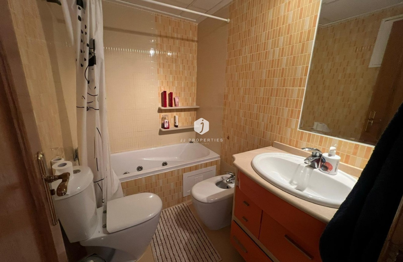 Resale - Apartment / flat -
Torrevieja - Playa de los Locos