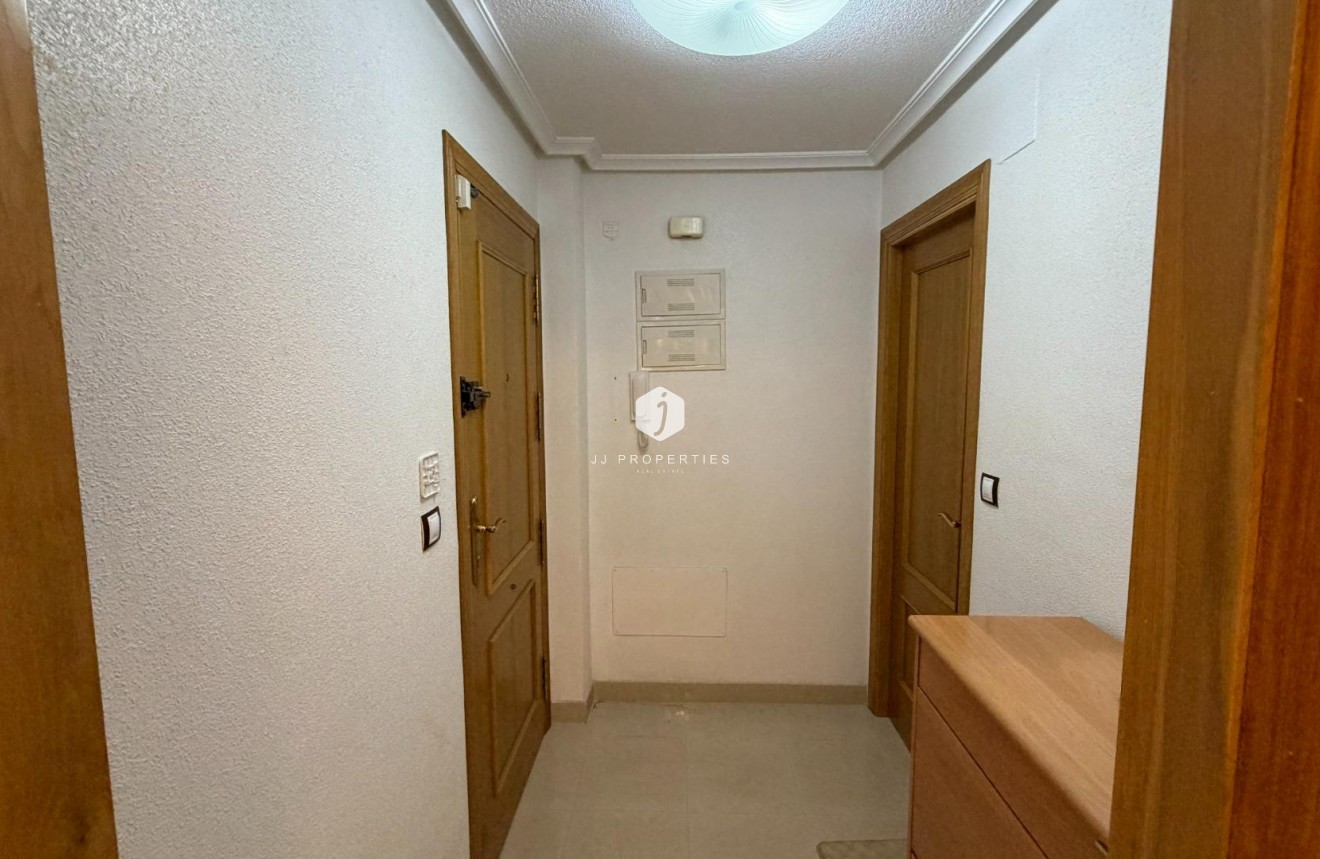 Resale - Apartment / flat -
Torrevieja - Playa de los Locos