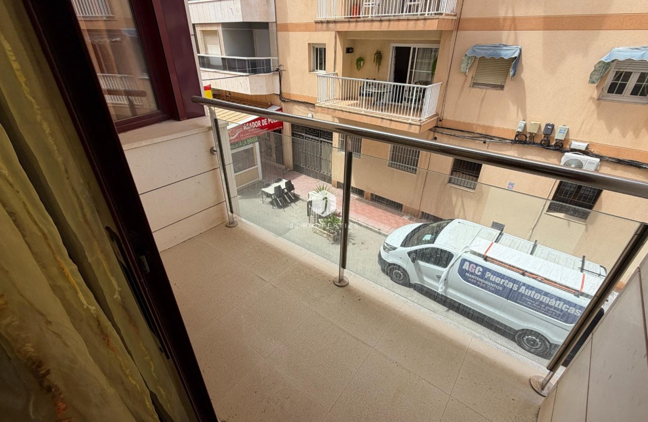 Resale - Apartment / flat -
Torrevieja - Playa de los Locos