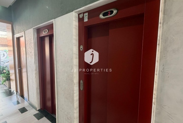Resale - Apartment / flat -
Torrevieja - Playa de los Locos