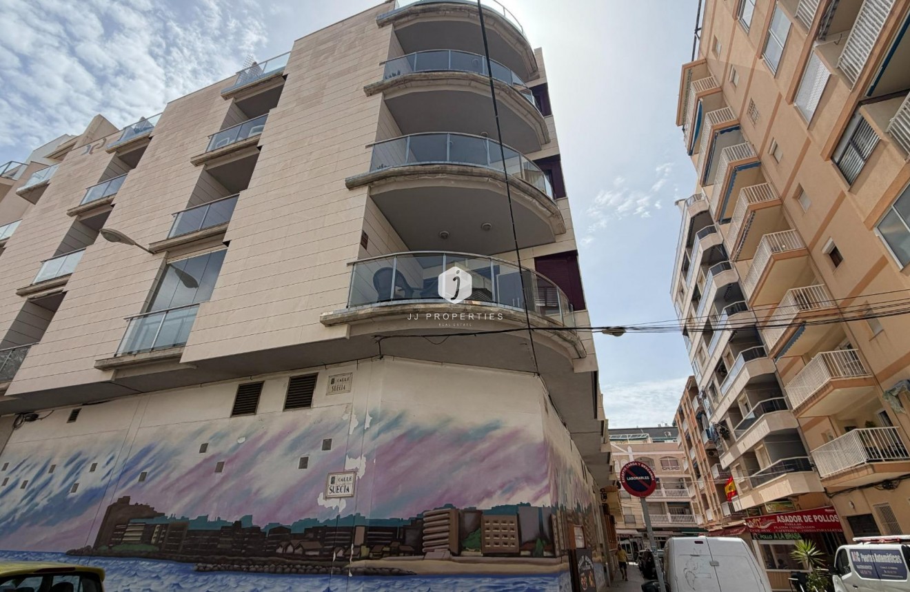 Resale - Apartment / flat -
Torrevieja - Playa de los Locos
