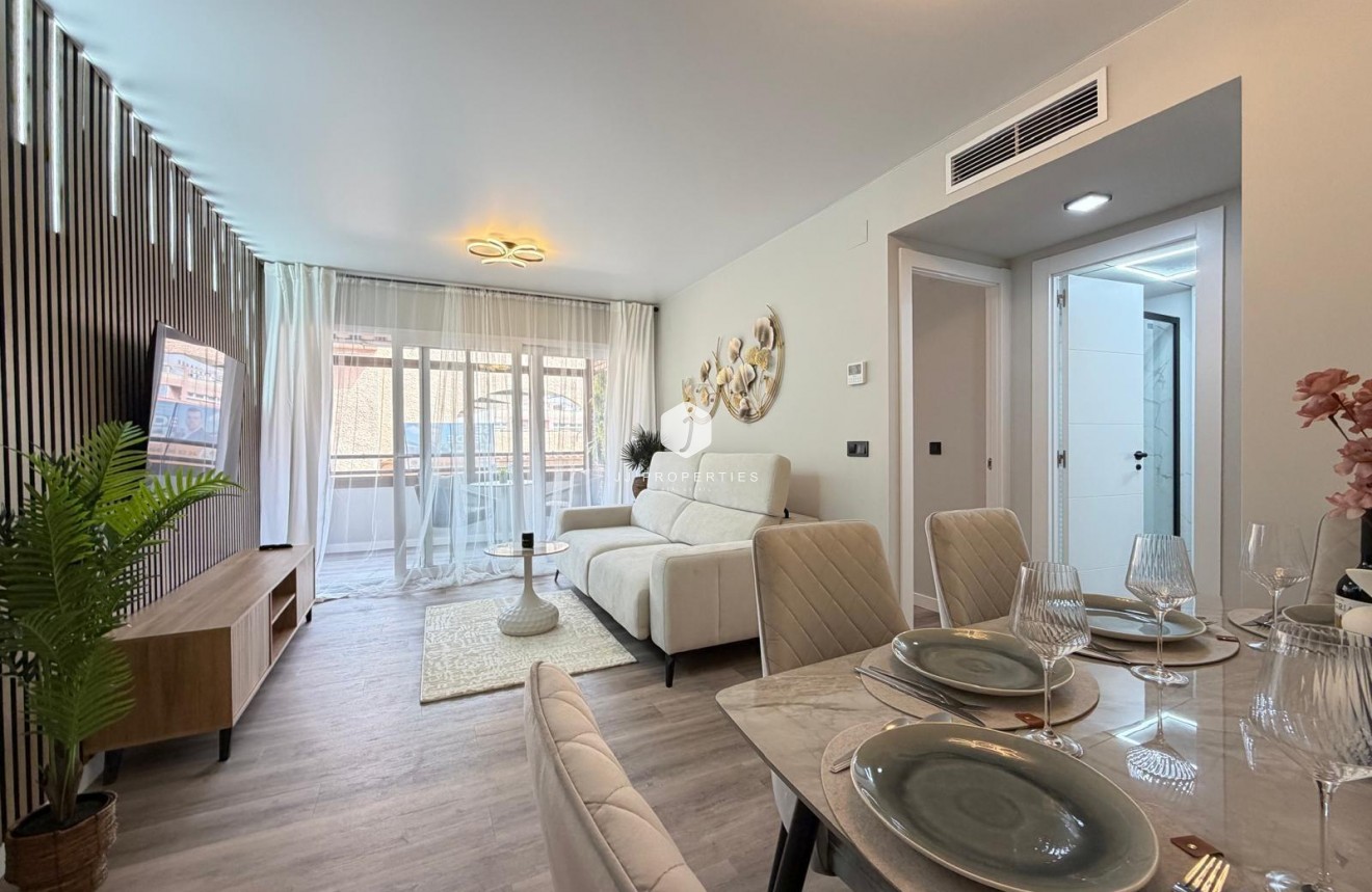Resale - Apartment / flat -
Torrevieja - Estacion de autobuses