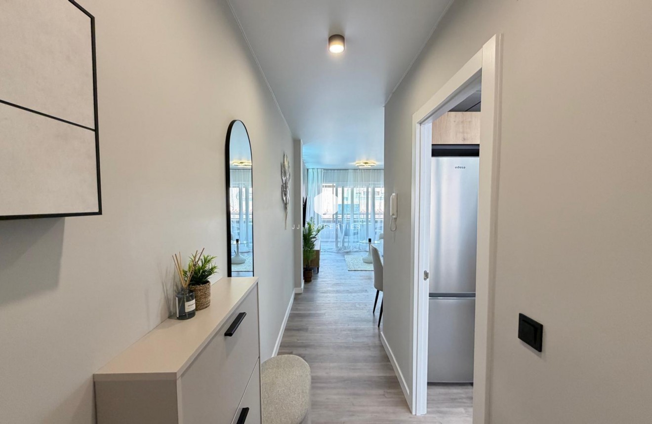 Resale - Apartment / flat -
Torrevieja - Estacion de autobuses