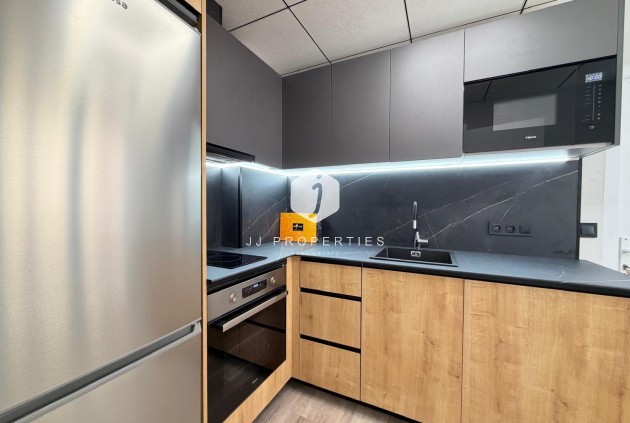 Resale - Apartment / flat -
Torrevieja - Estacion de autobuses