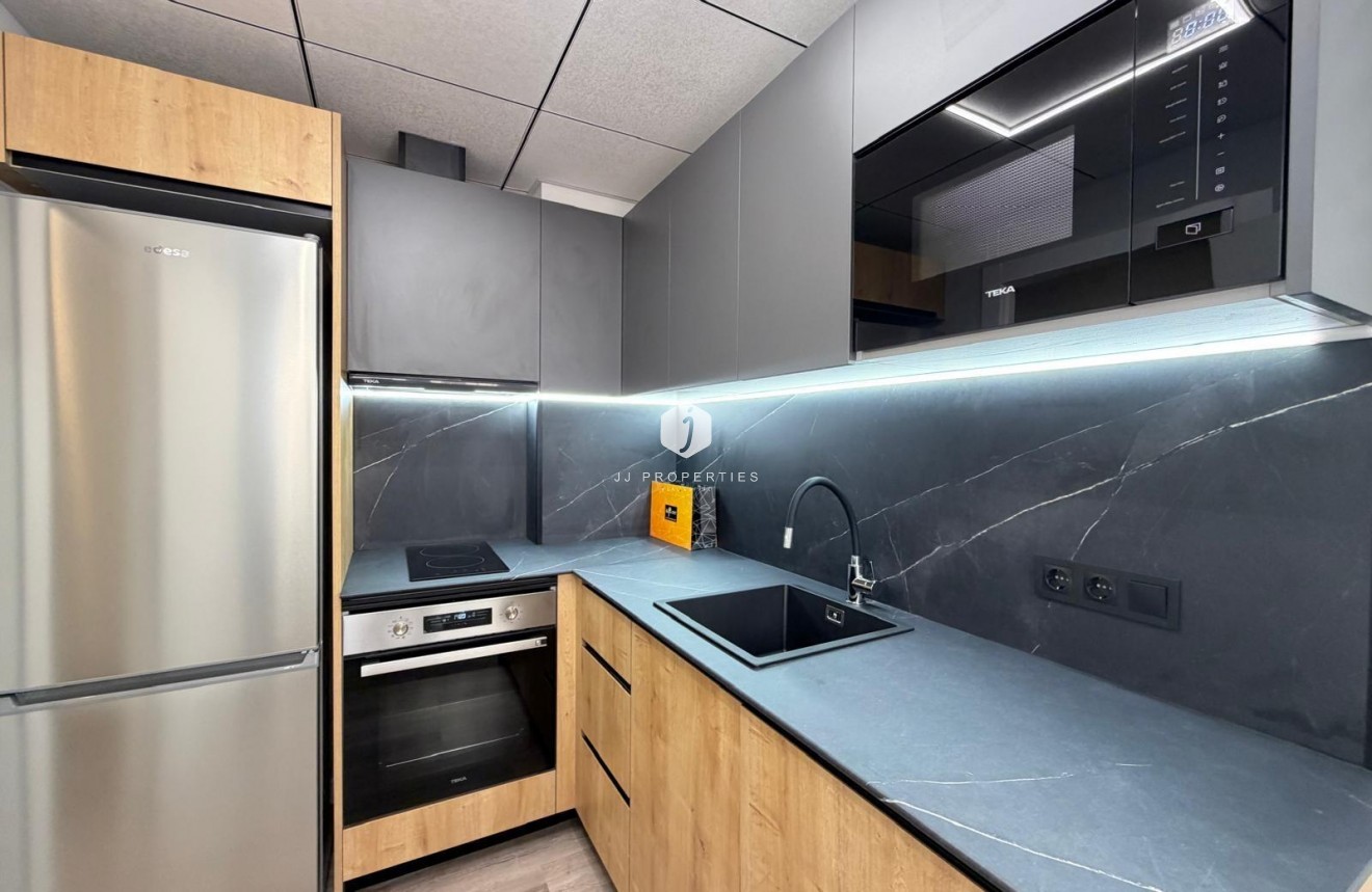 Resale - Apartment / flat -
Torrevieja - Estacion de autobuses