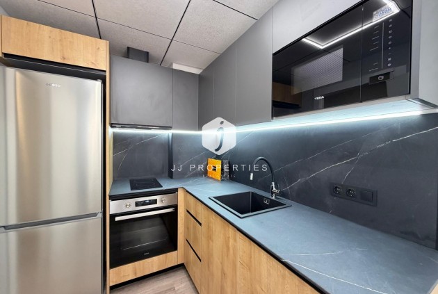 Resale - Apartment / flat -
Torrevieja - Estacion de autobuses