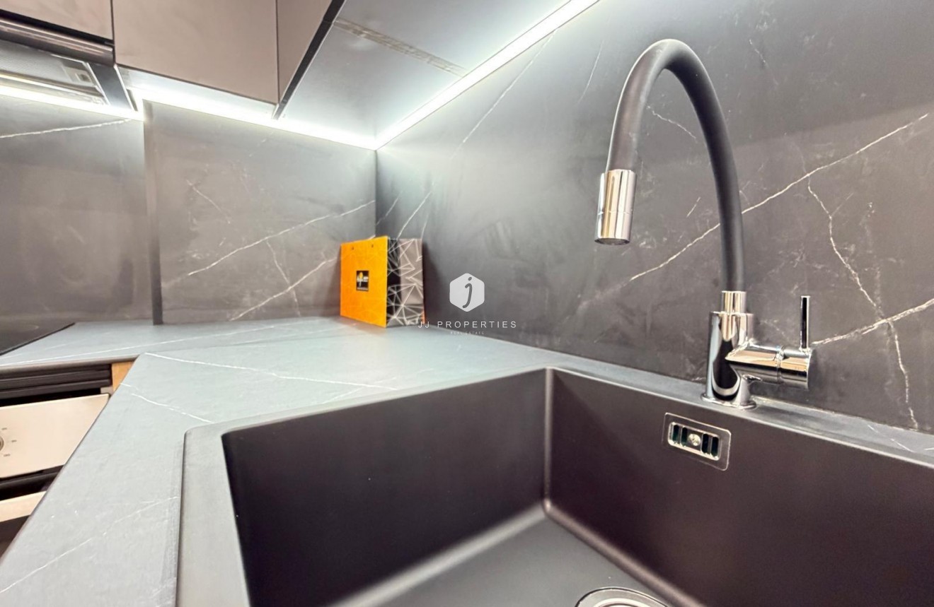 Resale - Apartment / flat -
Torrevieja - Estacion de autobuses