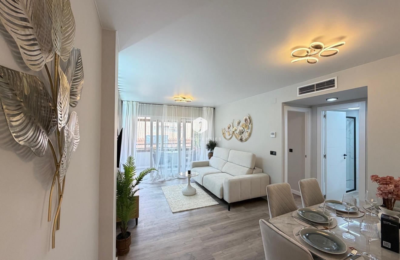 Resale - Apartment / flat -
Torrevieja - Estacion de autobuses
