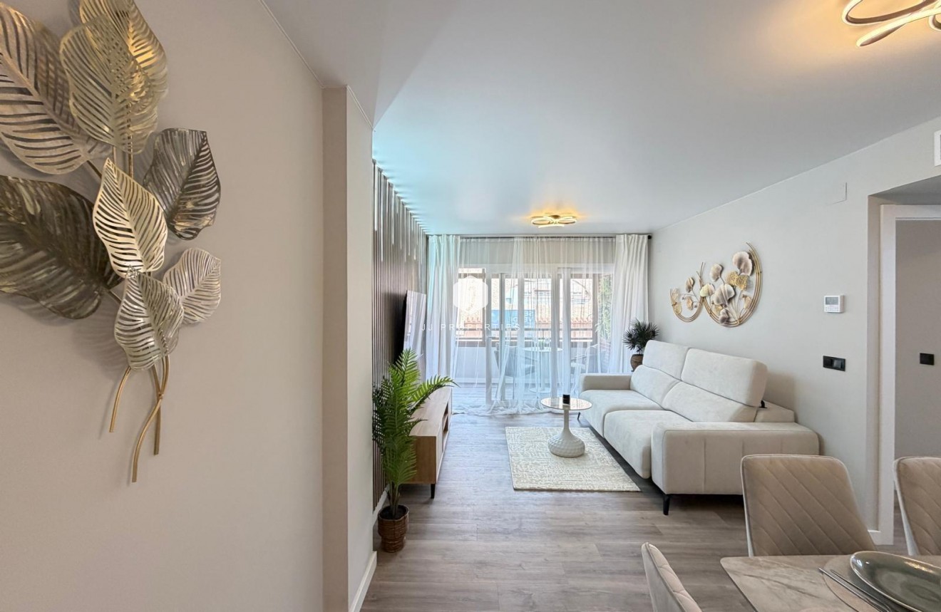 Resale - Apartment / flat -
Torrevieja - Estacion de autobuses