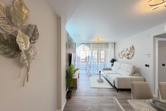 Resale - Apartment / flat -
Torrevieja - Estacion de autobuses