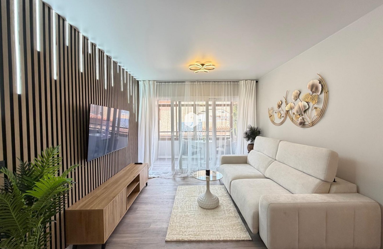 Resale - Apartment / flat -
Torrevieja - Estacion de autobuses