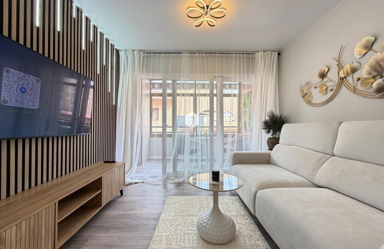 Resale - Apartment / flat -
Torrevieja - Estacion de autobuses