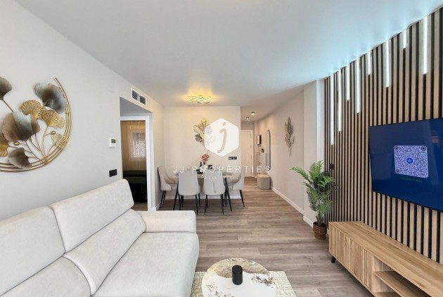 Resale - Apartment / flat -
Torrevieja - Estacion de autobuses