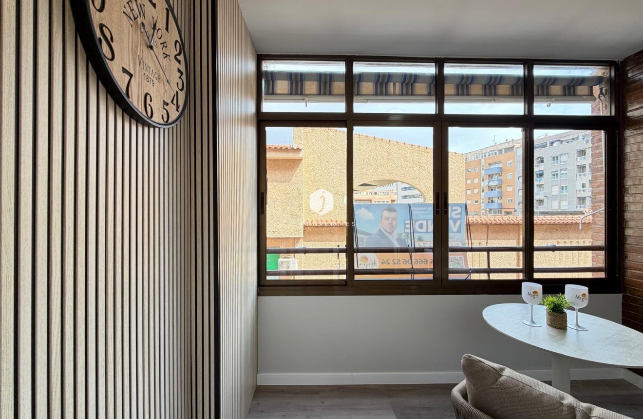 Resale - Apartment / flat -
Torrevieja - Estacion de autobuses