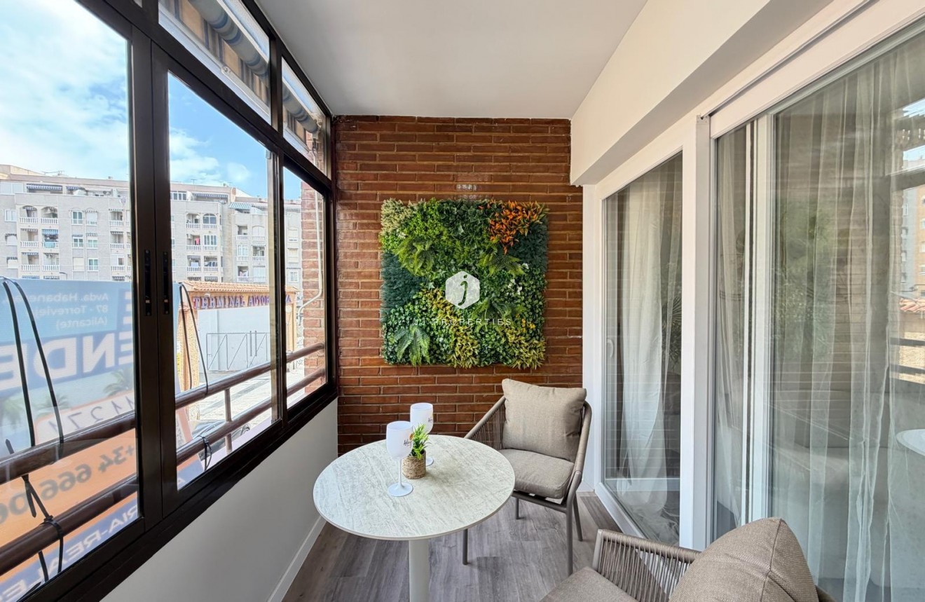 Resale - Apartment / flat -
Torrevieja - Estacion de autobuses