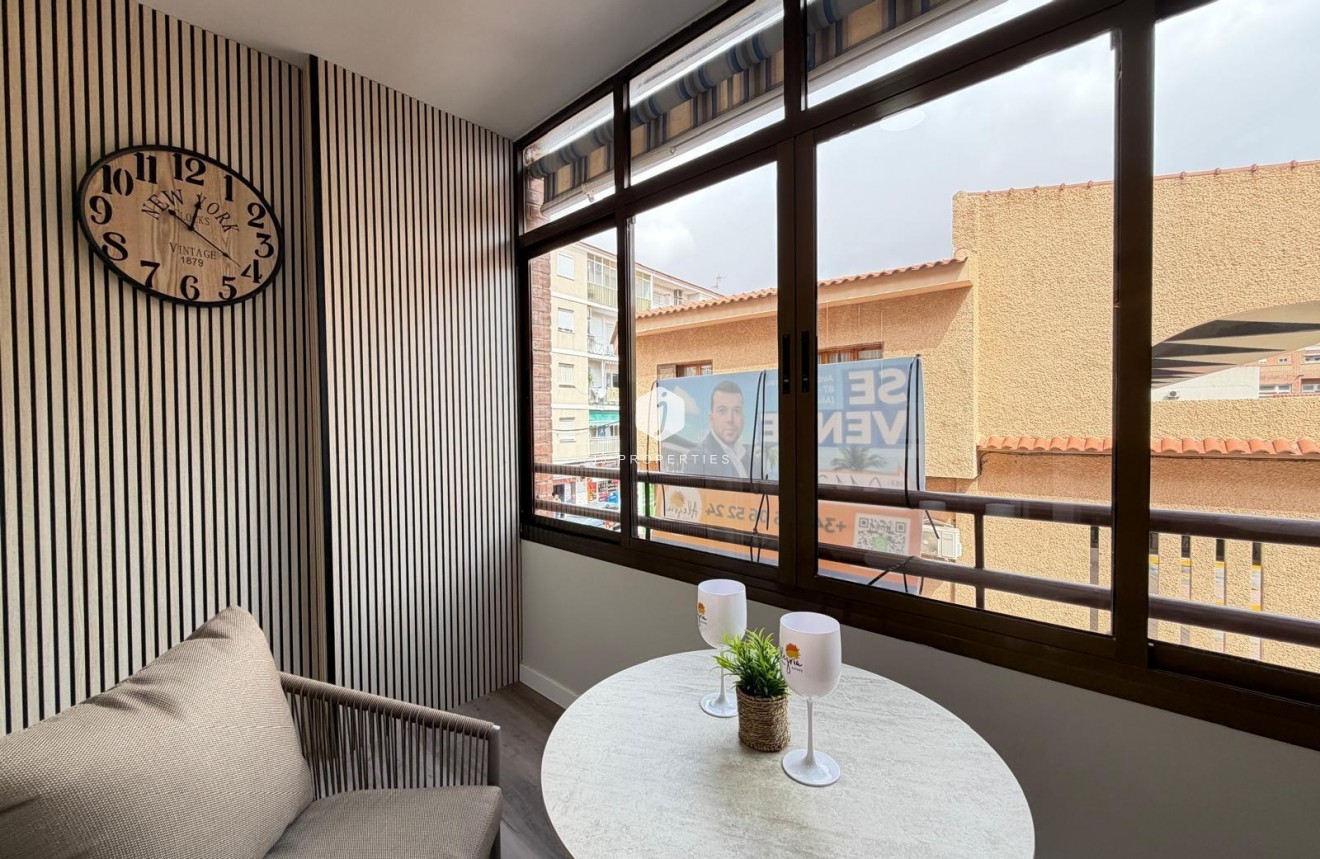Resale - Apartment / flat -
Torrevieja - Estacion de autobuses
