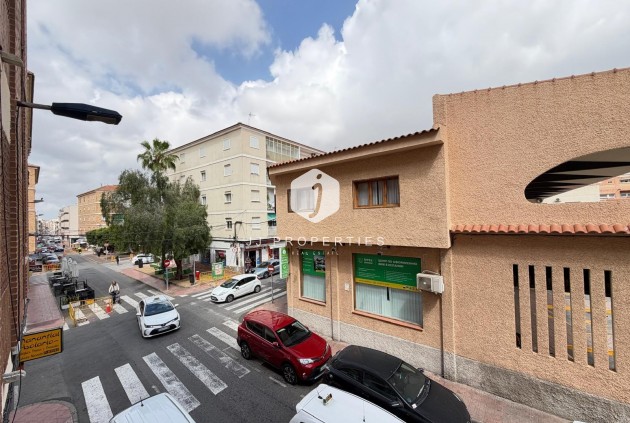 Resale - Apartment / flat -
Torrevieja - Estacion de autobuses