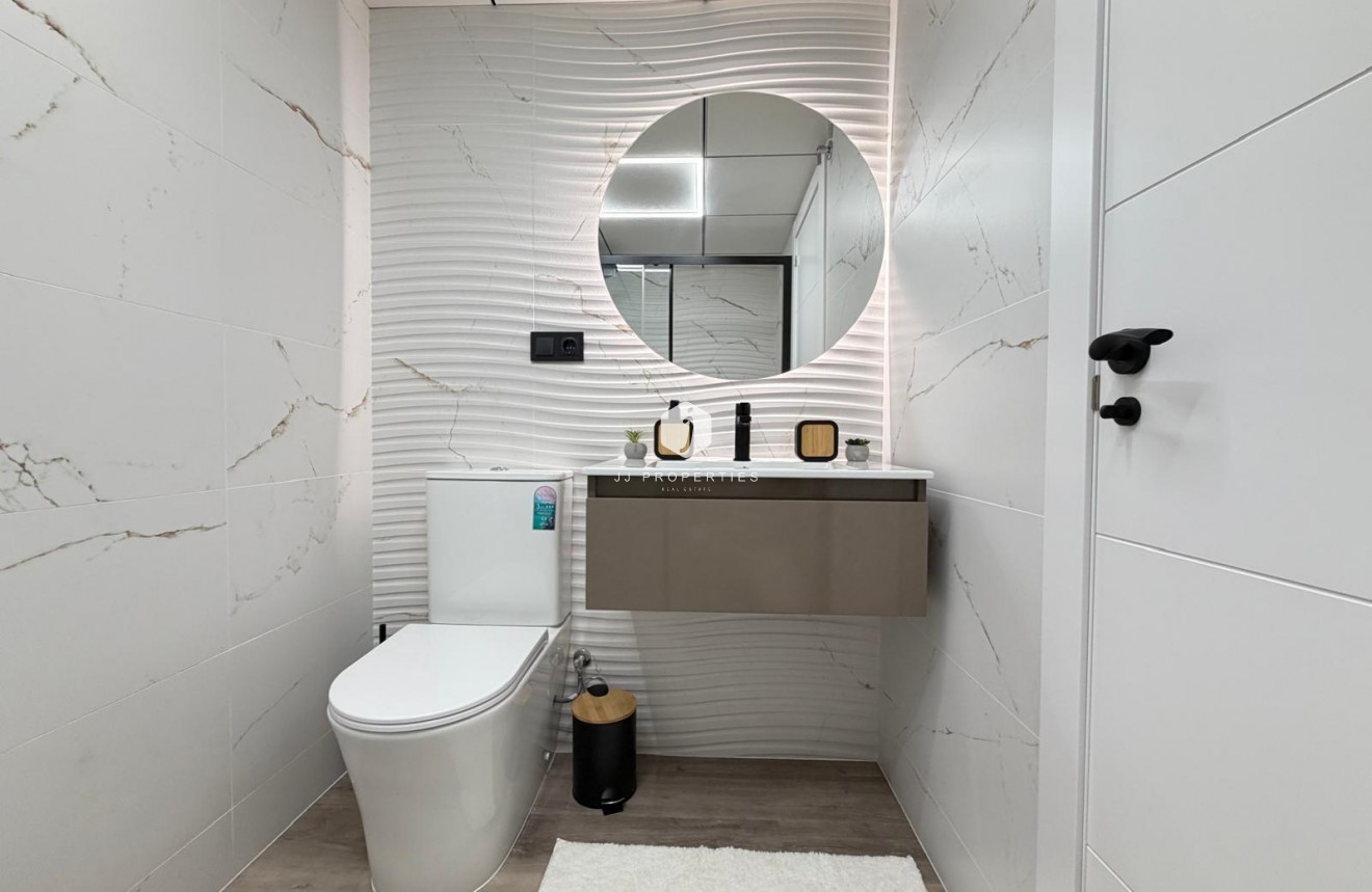 Resale - Apartment / flat -
Torrevieja - Estacion de autobuses
