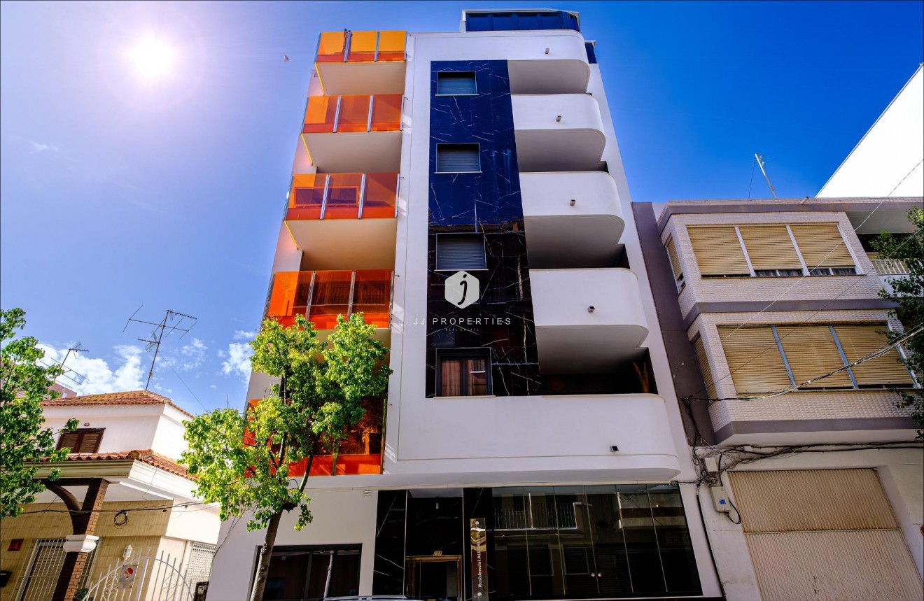 Resale - Apartment / flat -
Torrevieja - Playa del Cura