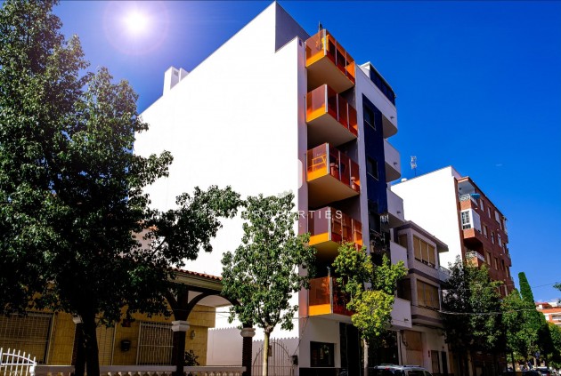 Resale - Apartment / flat -
Torrevieja - Playa del Cura