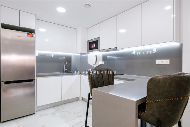 Resale - Apartment / flat -
Torrevieja - Playa del Cura