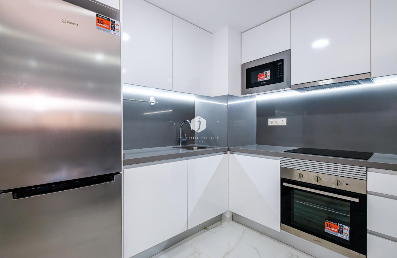 Resale - Apartment / flat -
Torrevieja - Playa del Cura