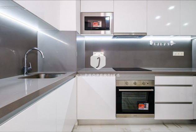 Resale - Apartment / flat -
Torrevieja - Playa del Cura