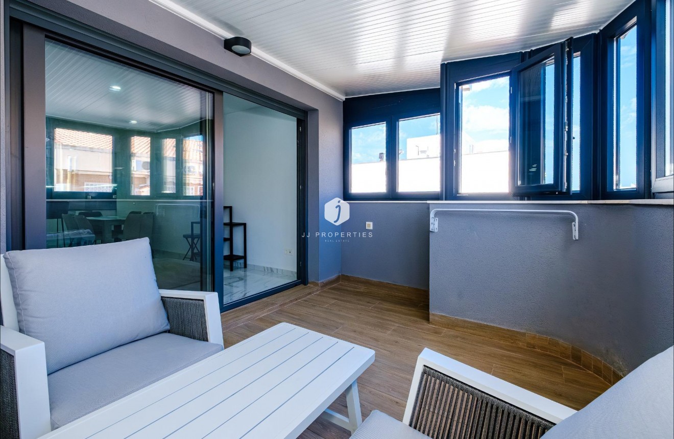 Resale - Apartment / flat -
Torrevieja - Playa del Cura