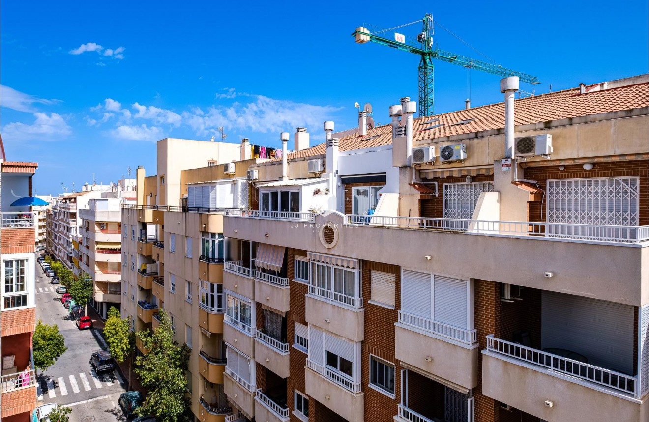 Resale - Apartment / flat -
Torrevieja - Playa del Cura