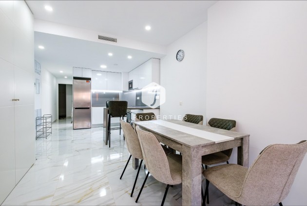 Resale - Apartment / flat -
Torrevieja - Playa del Cura