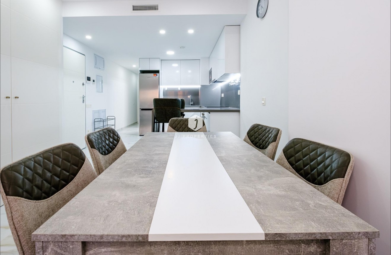 Resale - Apartment / flat -
Torrevieja - Playa del Cura