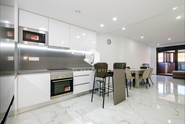 Resale - Apartment / flat -
Torrevieja - Playa del Cura