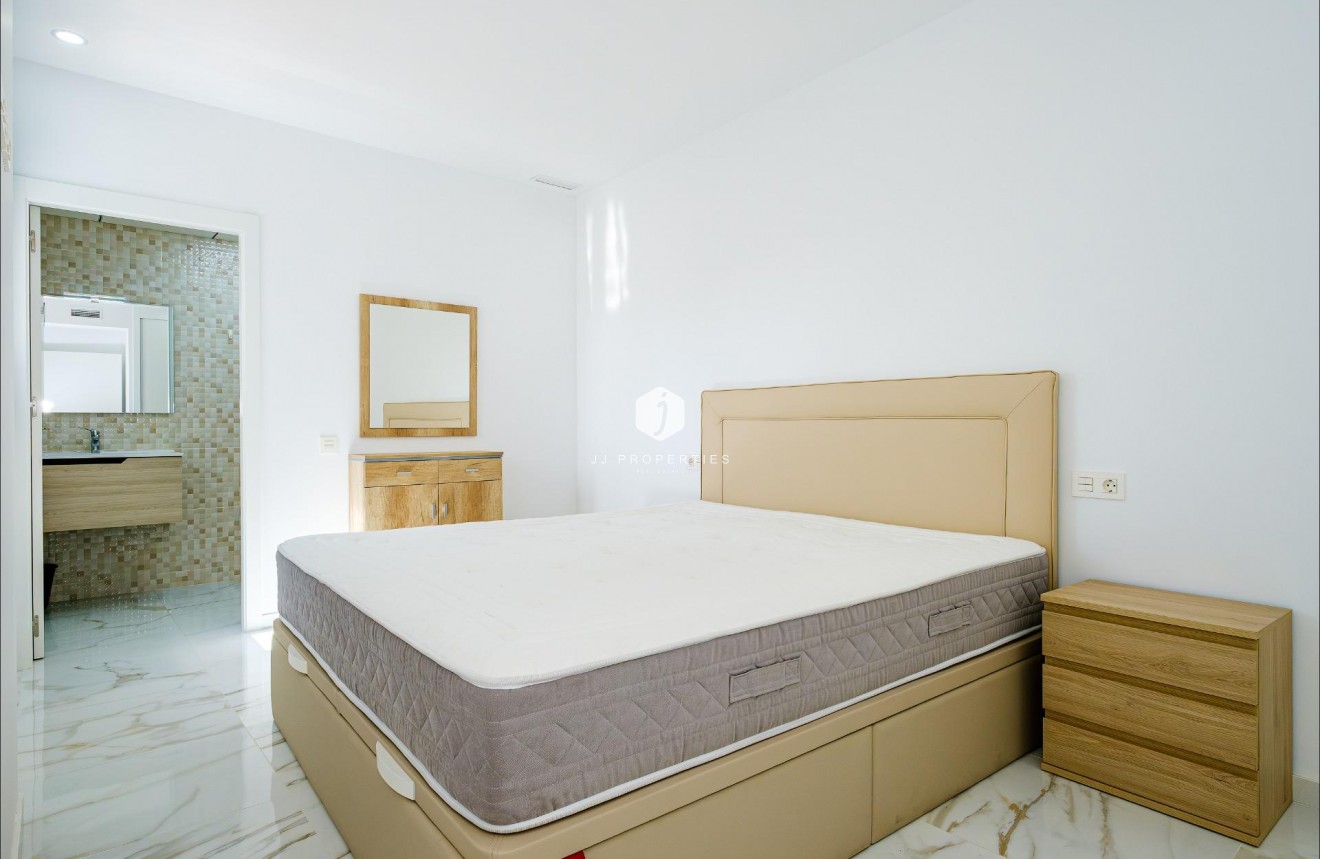 Resale - Apartment / flat -
Torrevieja - Playa del Cura