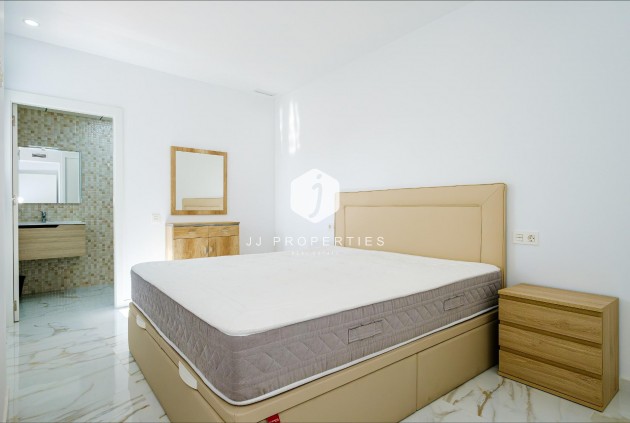 Resale - Apartment / flat -
Torrevieja - Playa del Cura