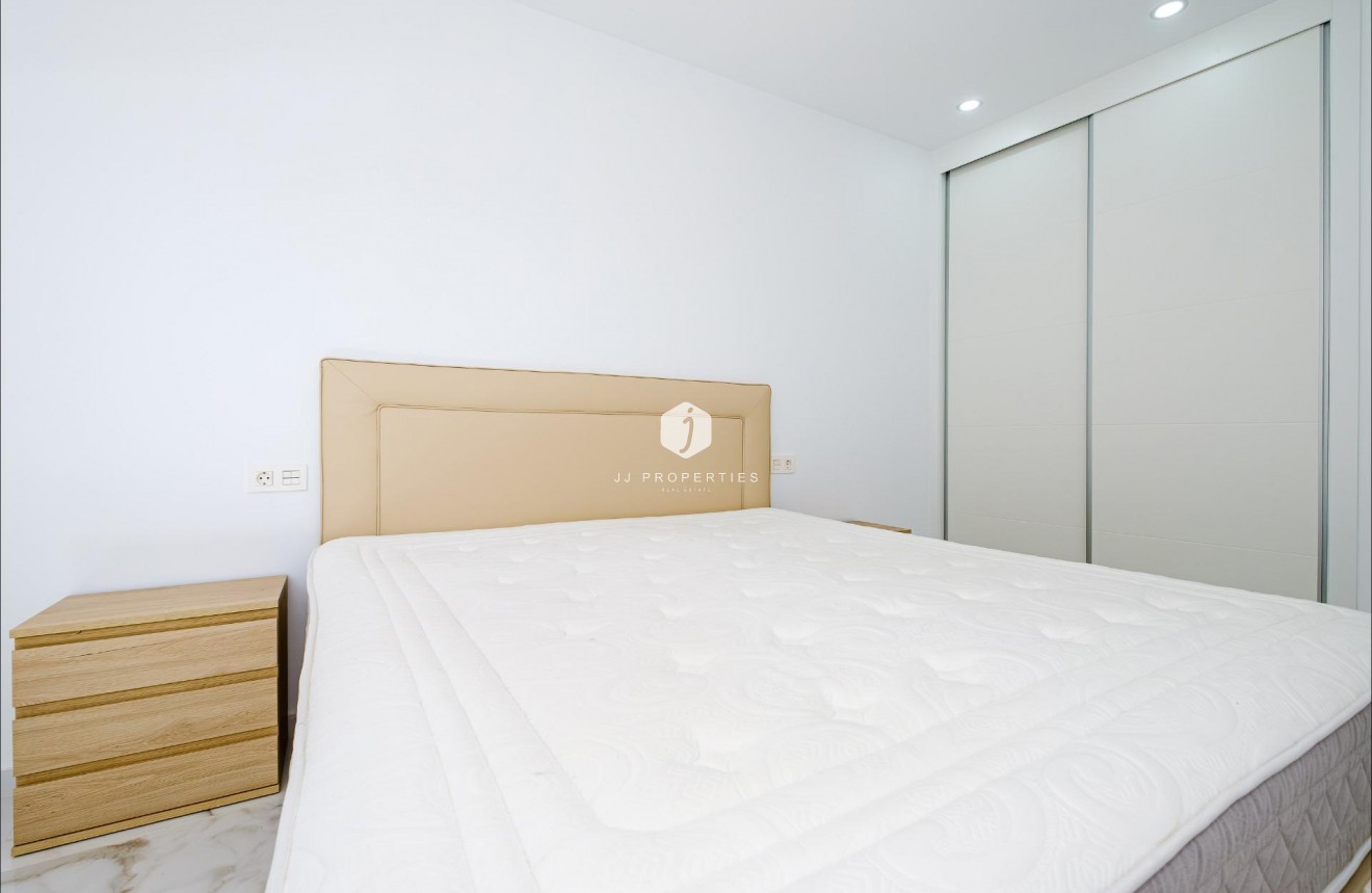 Resale - Apartment / flat -
Torrevieja - Playa del Cura