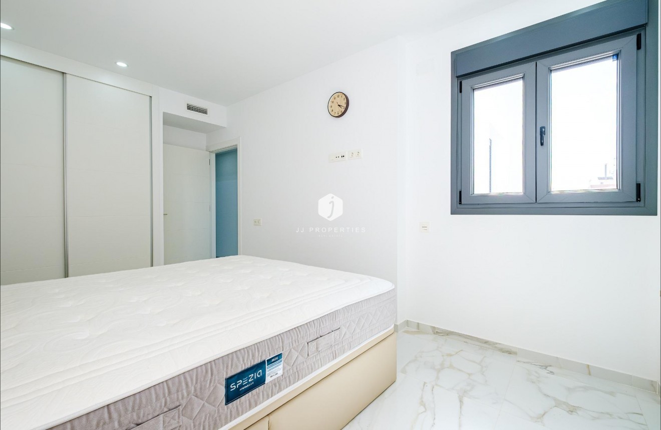 Resale - Apartment / flat -
Torrevieja - Playa del Cura