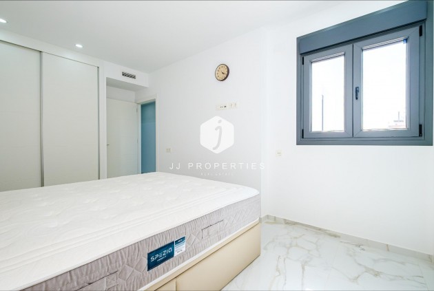 Resale - Apartment / flat -
Torrevieja - Playa del Cura