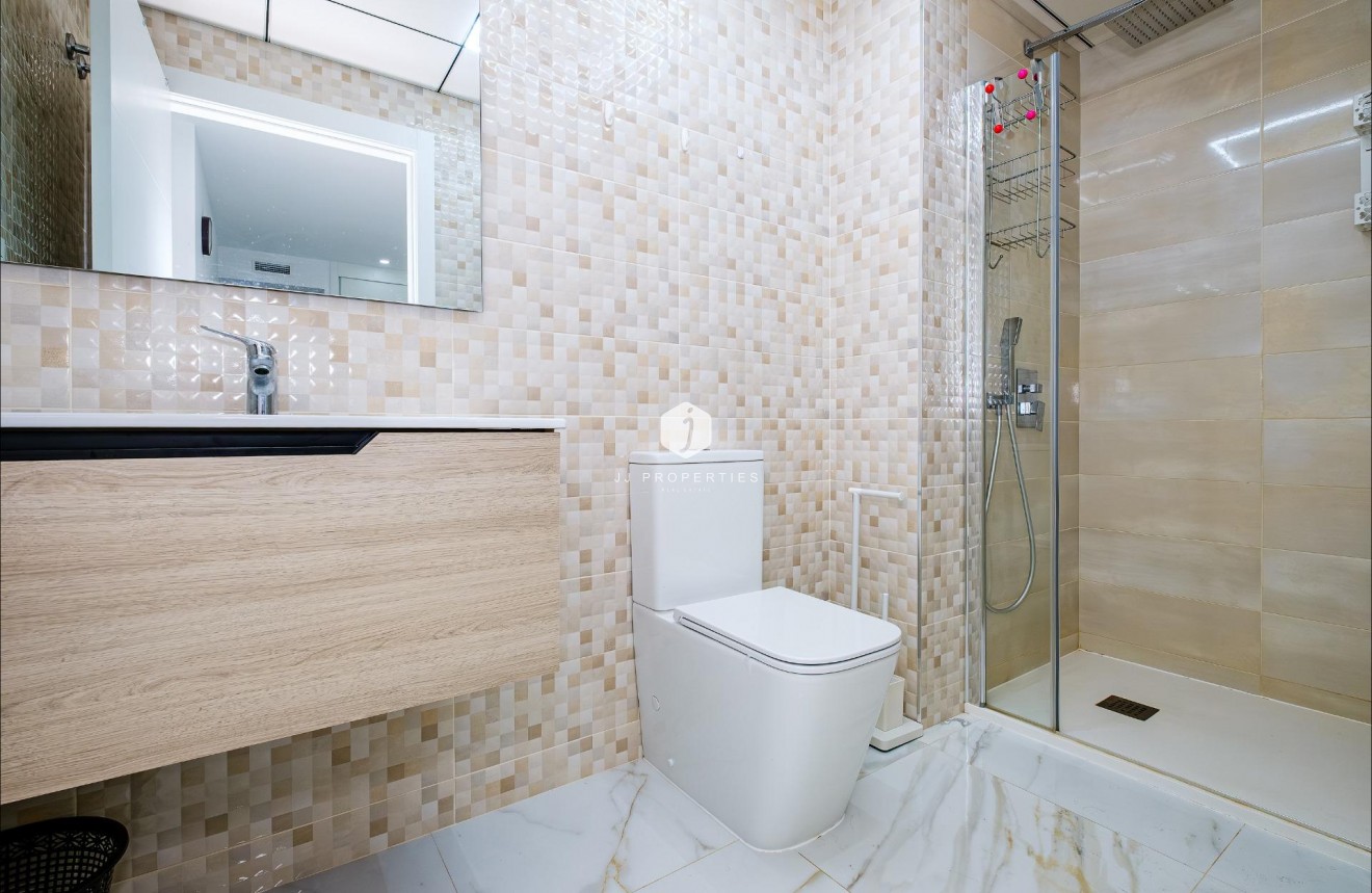 Resale - Apartment / flat -
Torrevieja - Playa del Cura