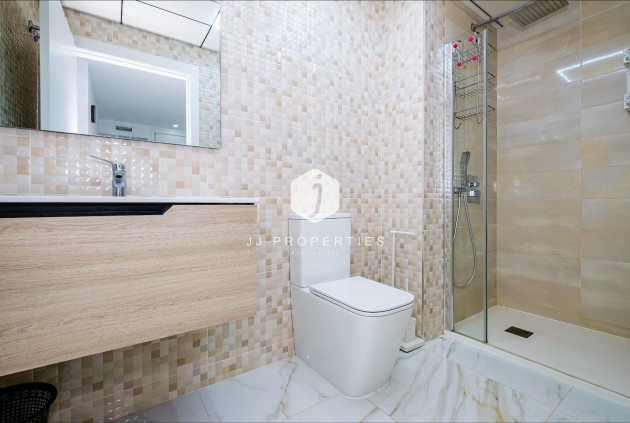 Resale - Apartment / flat -
Torrevieja - Playa del Cura