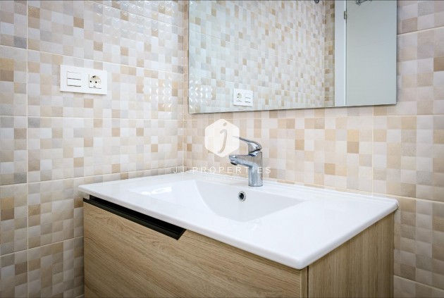 Resale - Apartment / flat -
Torrevieja - Playa del Cura